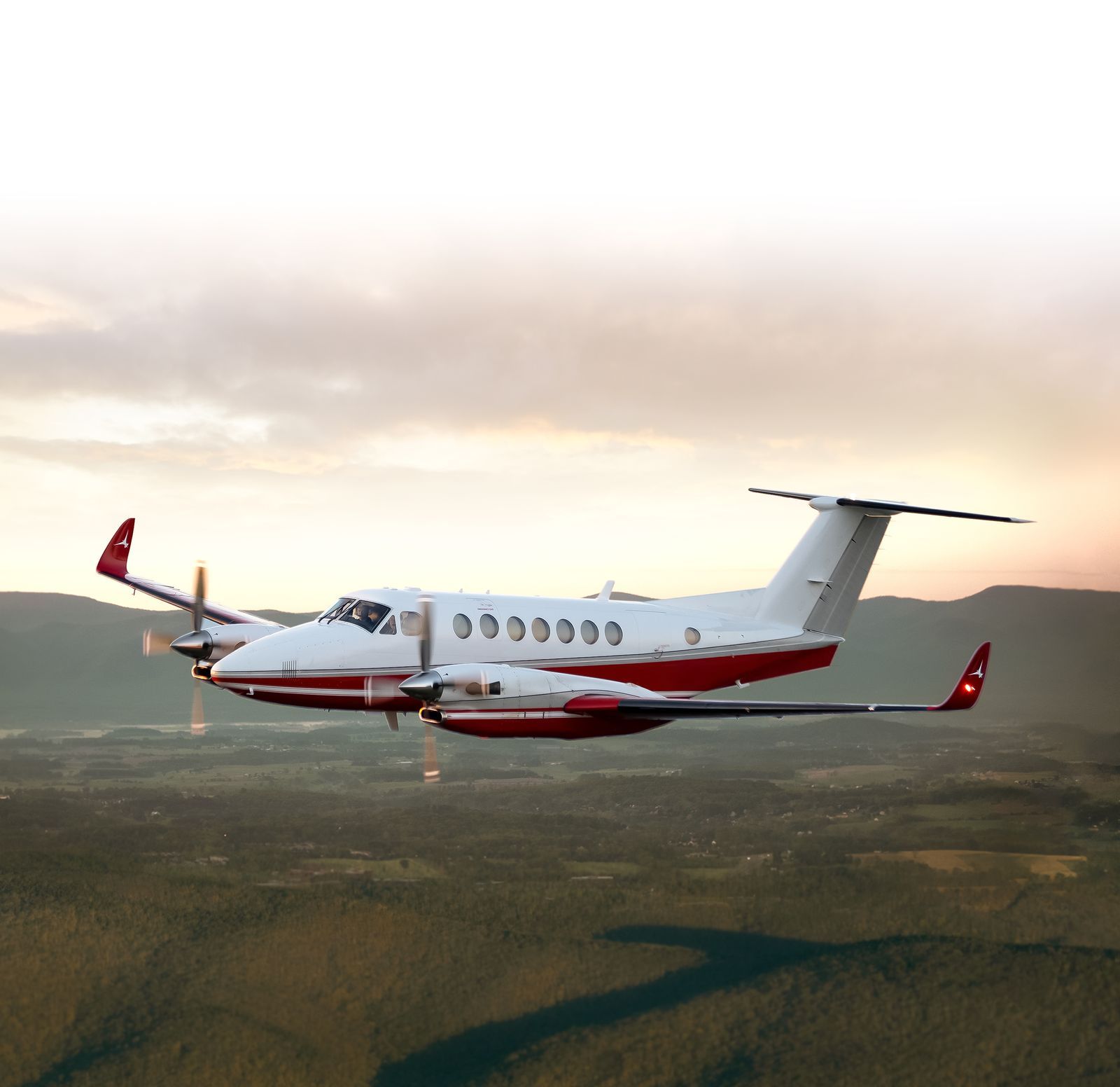 King Air 350 equipped with Tamarack SMARTWING Active Winglets in flight